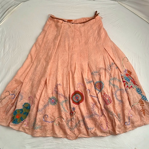 Chan Luu peach pink crinkle silk multicolor floral embroidered sequin boho skirt - Picture 4 of 15